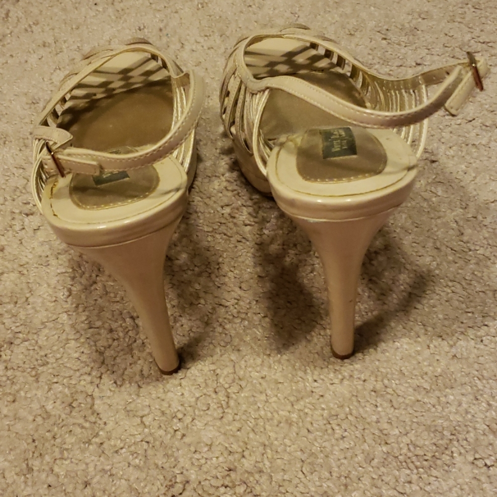 Whbm heels - Picture 3 of 3